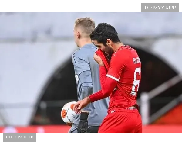 萨拉赫巅峰时刻回顾：传奇前锋的精彩瞬间与辉煌成就引热议