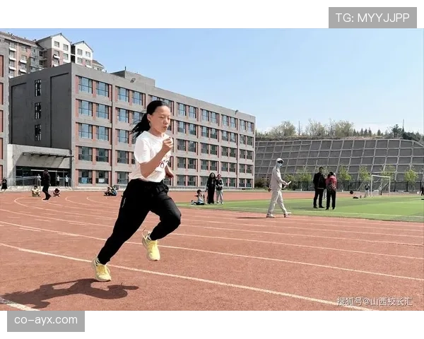 芬兰雪地训练:冬季运动员在极寒中锤炼意志,展现顶尖竞技水平 芬兰雪地训练:冬季运动员在极寒中锤炼意志,展现顶尖竞技水平