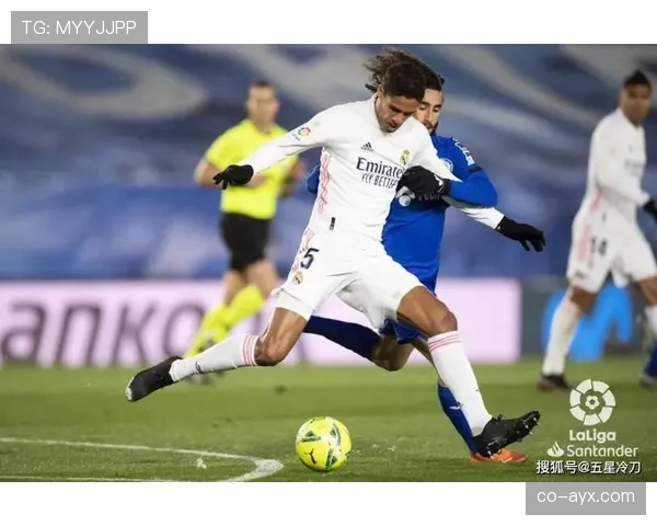 西甲后卫组合注入新力量，防线升级引期待