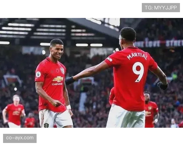 曼联复兴进程仍未完成，对赛季成绩目标形成挑战，球队稳定性需持续提升。