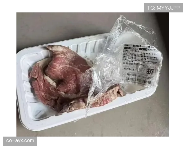 卡瓦尼训练完直接去超市买打折牛排，这自律程度我服了